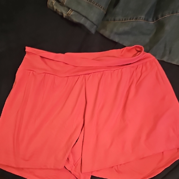 HALARA Women's Vibrant Coral Athletic Shorts - Picture 1 of 5